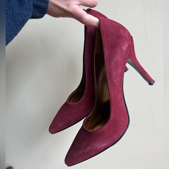 Burgundy Suede Nine West heels size 7 - Picture 3 of 6